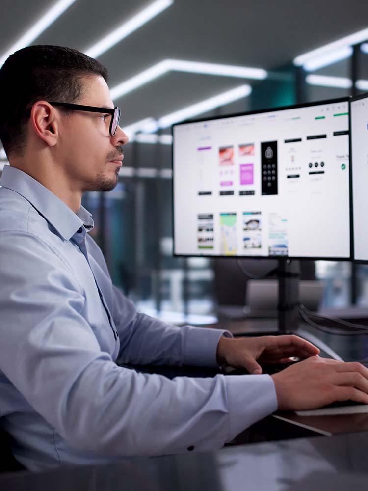 Hispanic male web developer